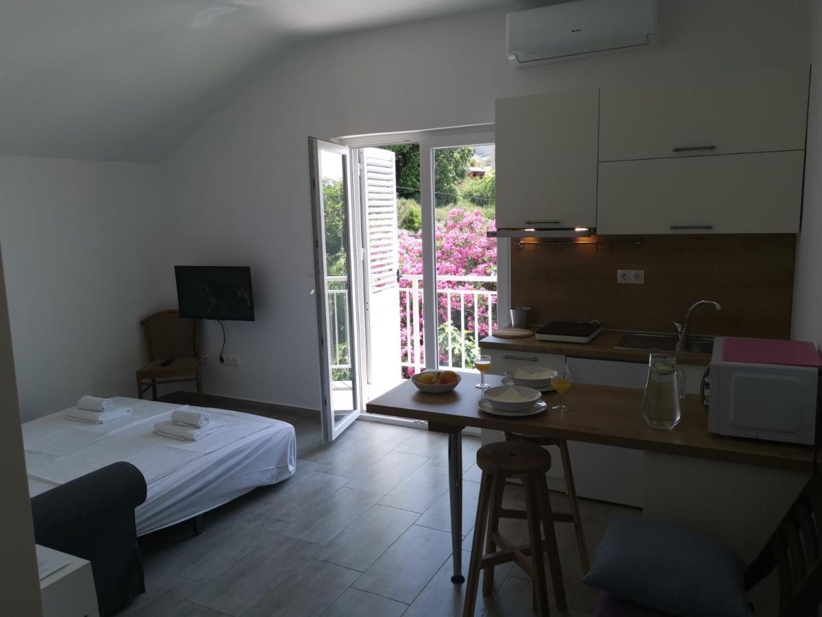 Apartments Zina ล็อควา โรโกซนิตซา ภายนอก รูปภาพ