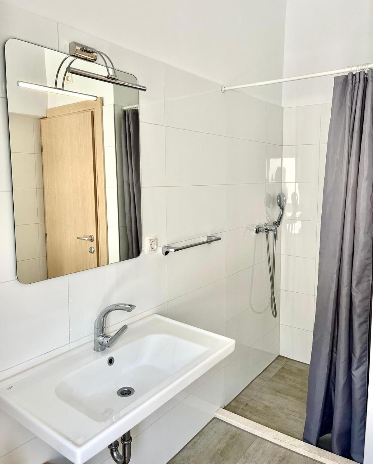 Apartments Zina ล็อควา โรโกซนิตซา ภายนอก รูปภาพ